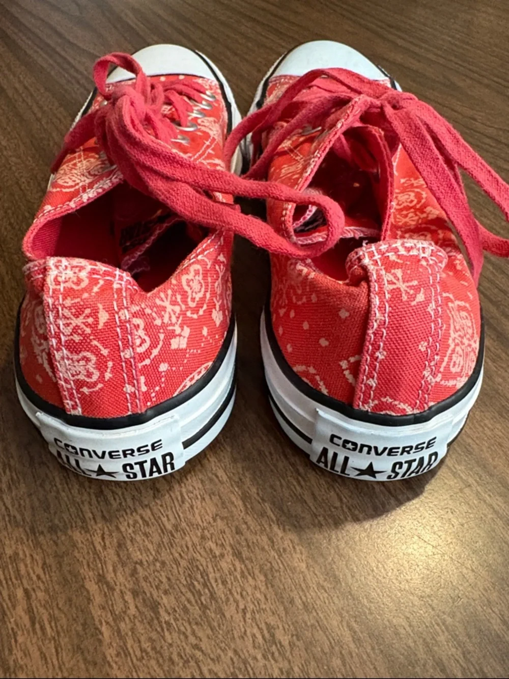 Converse Size 7 Coral Red Bandana Print Low Top Sneakers All Stars - Picture 3 of 7